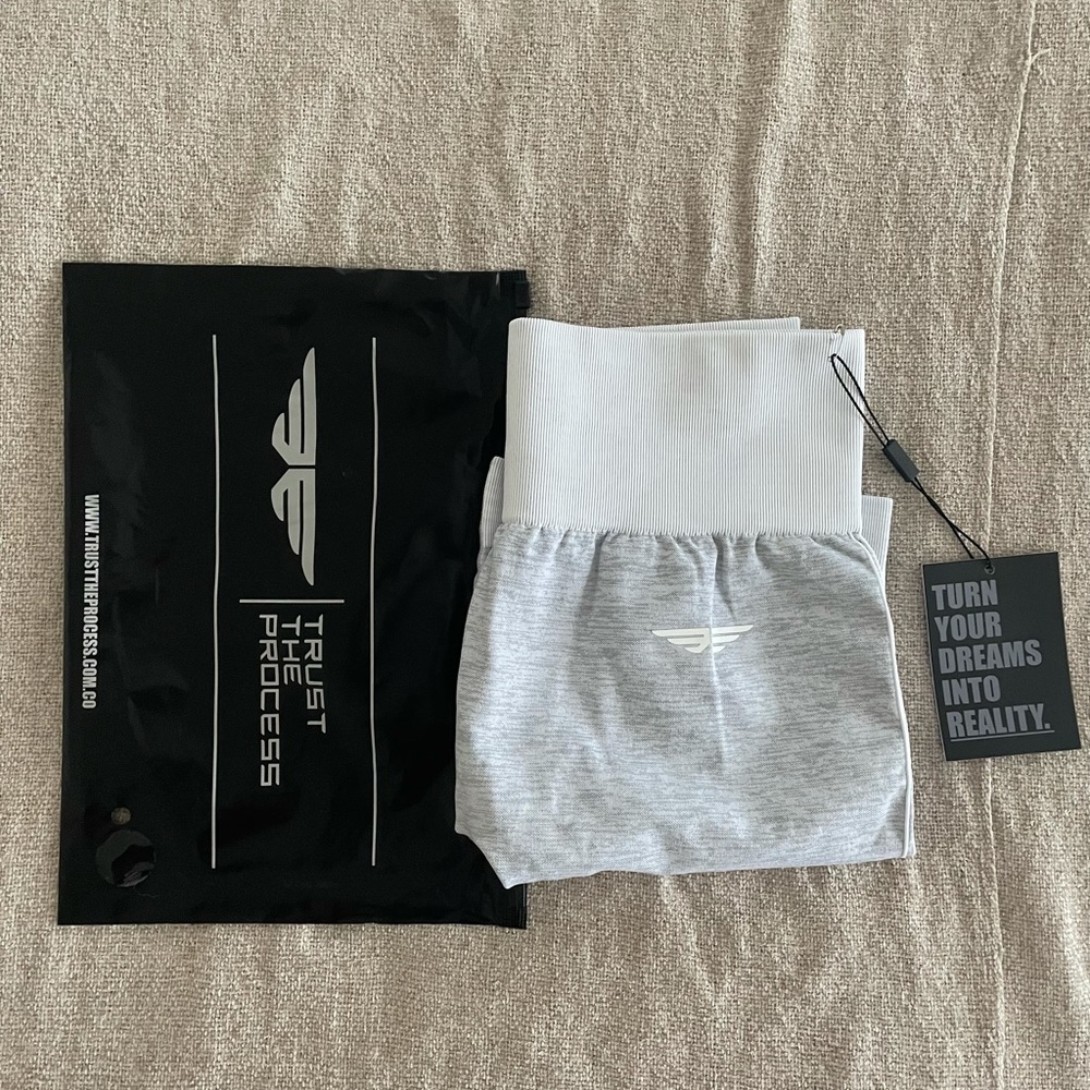 ACTIVEWEAR SHORTS - Picture 4 of 4